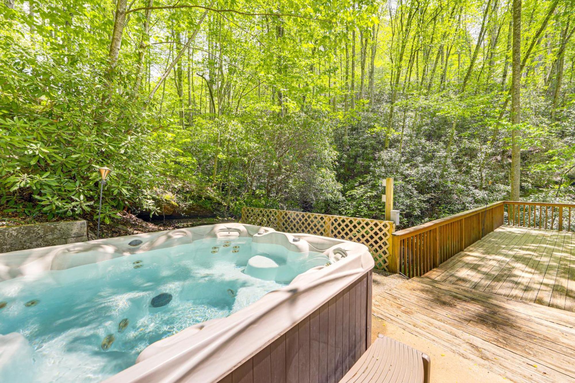 Bryson City Cottage With Hot Tub And Waterfall Views! Buitenkant foto
