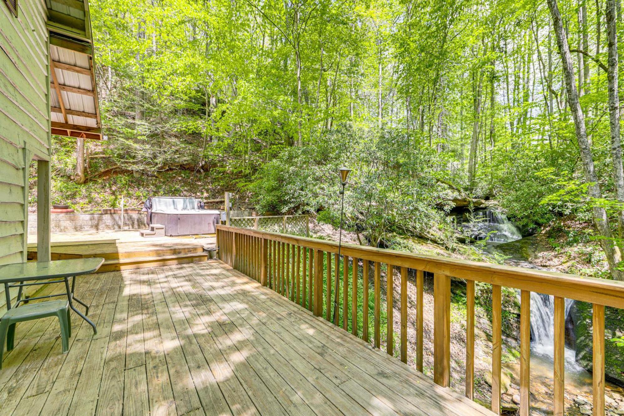 Bryson City Cottage With Hot Tub And Waterfall Views! Buitenkant foto